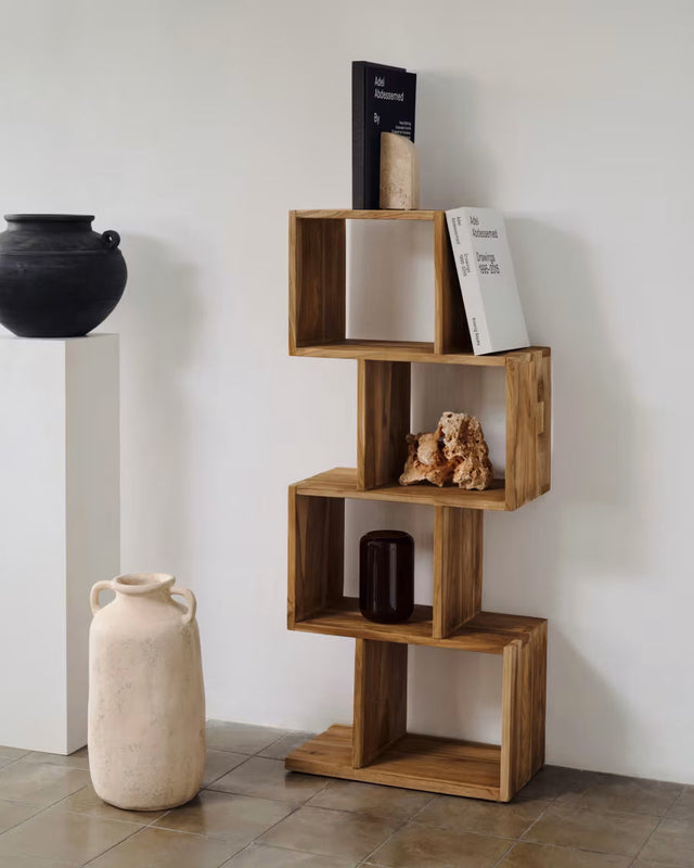 Bookcases & shelves